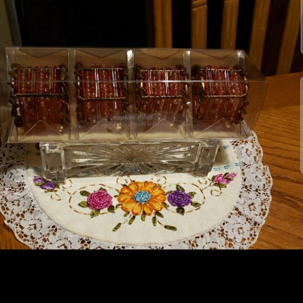 PIER 1 IMPORTS Moroccan Beaded Napkins Rings (4)